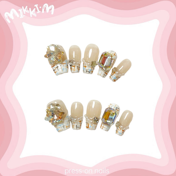 Press on nails