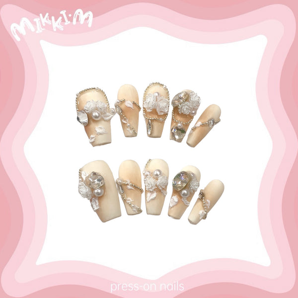 Press on nails