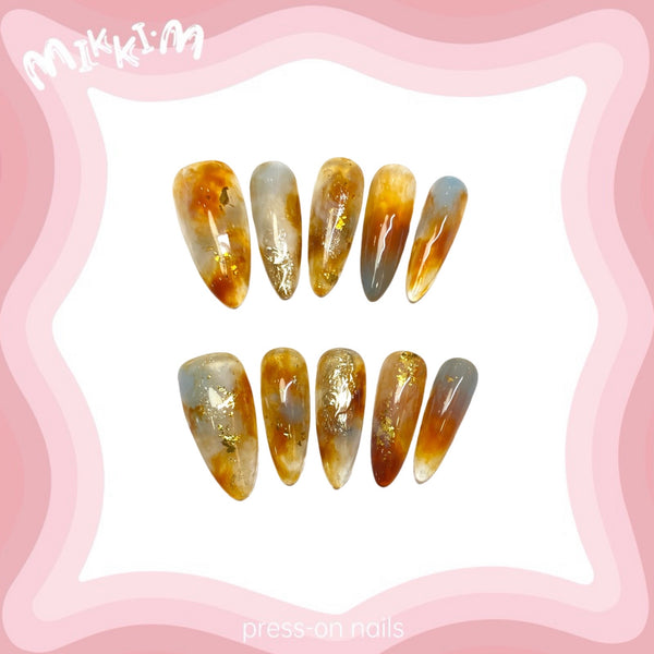 Press on nails