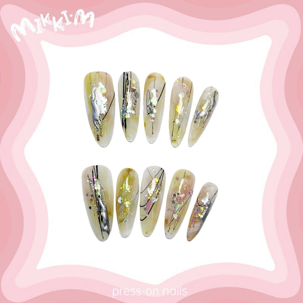 Press on nails