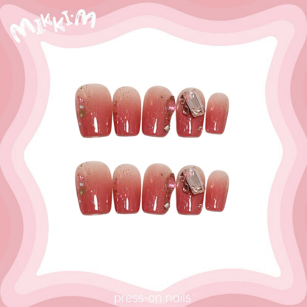 Press on nails