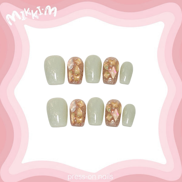 Press on nails