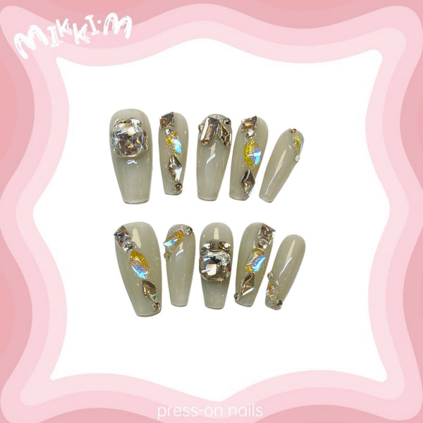 Press on nails