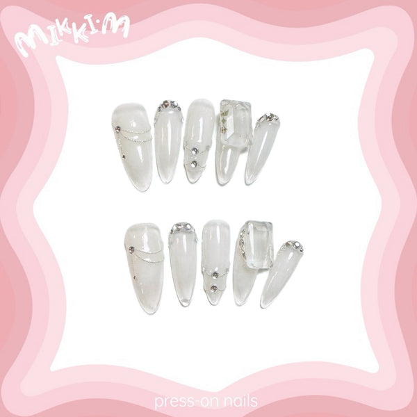Press on nails
