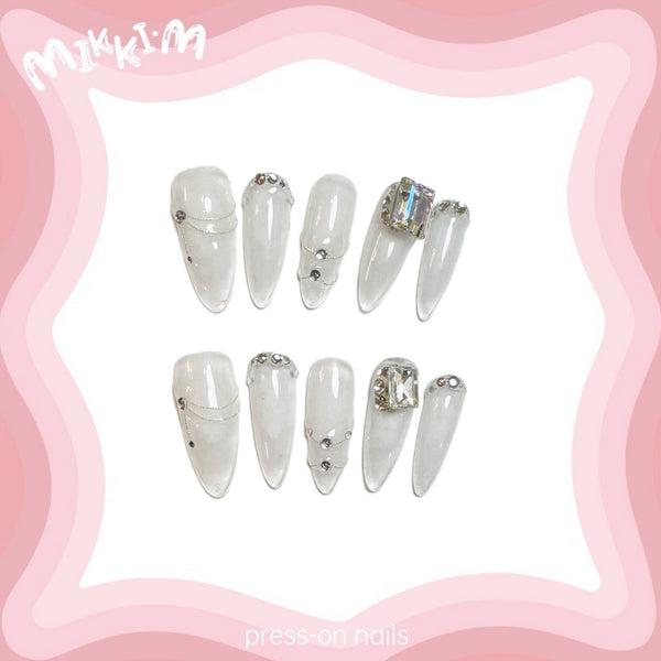 Press on nails