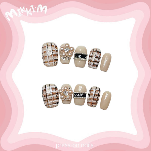 Press on nails