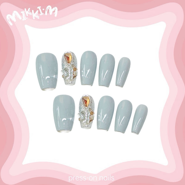 Press on nails