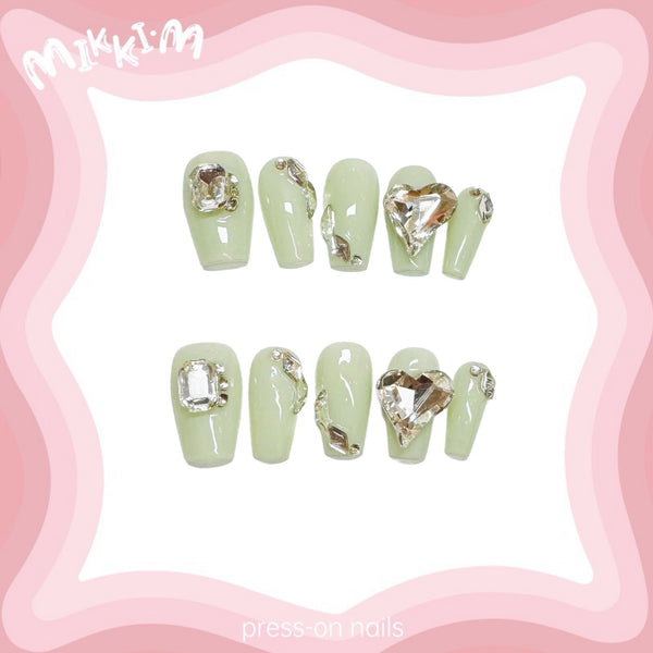 Press on nails