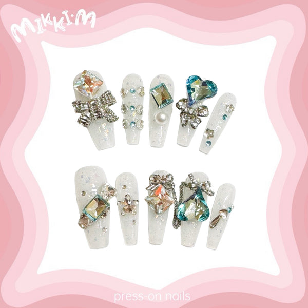 Press on nails