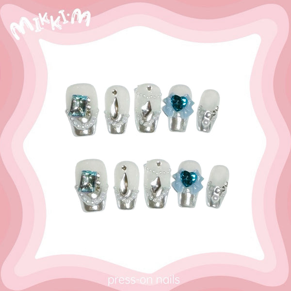 Press on nails