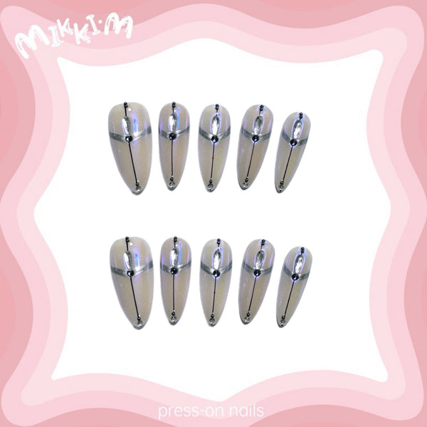 Press on nails