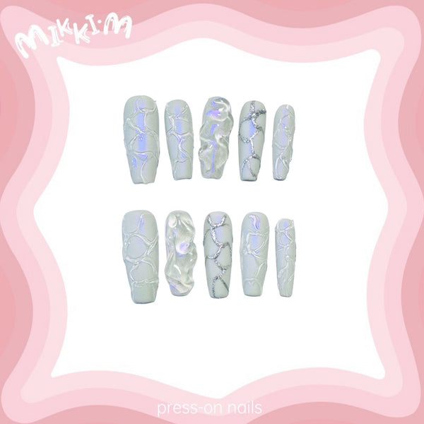 Press on nails