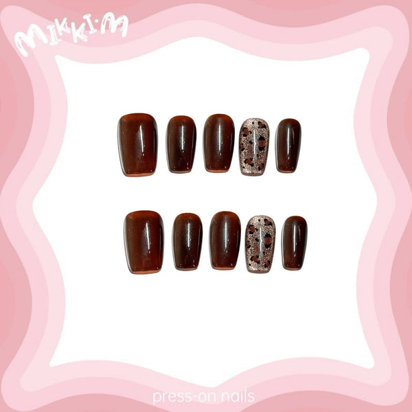Press on nails