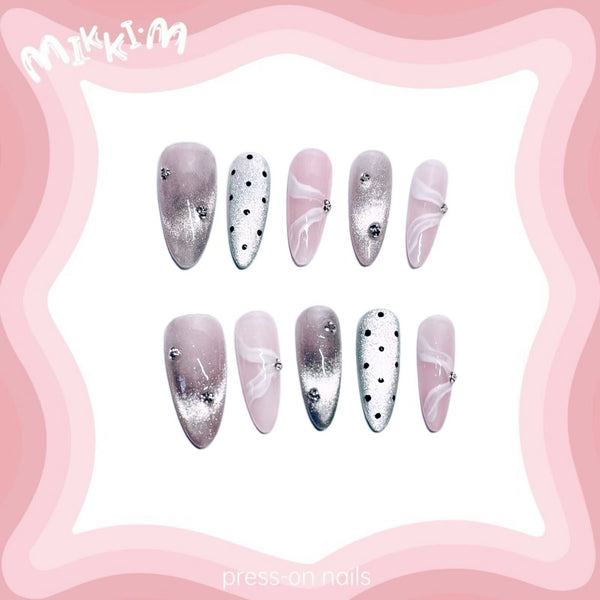 Press on nails