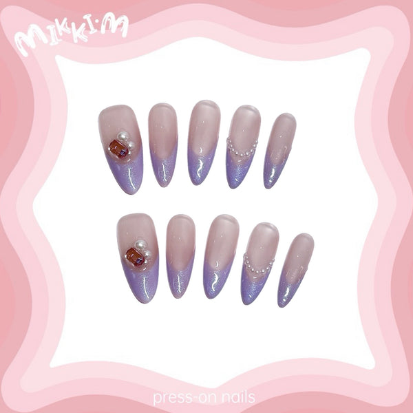 Press on nails