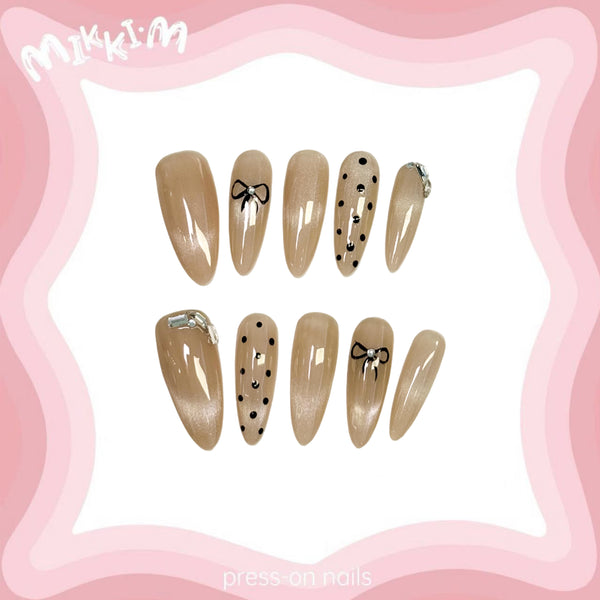 Press on nails