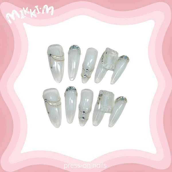 Press on nails