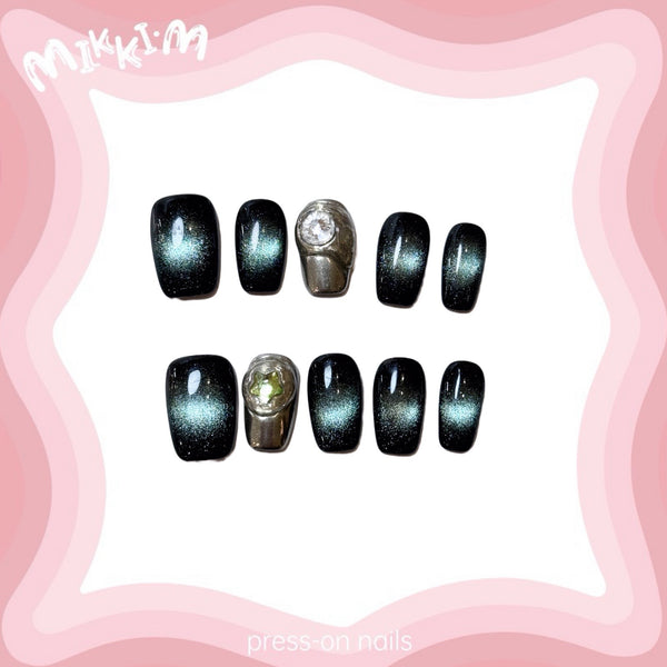 Press on nails