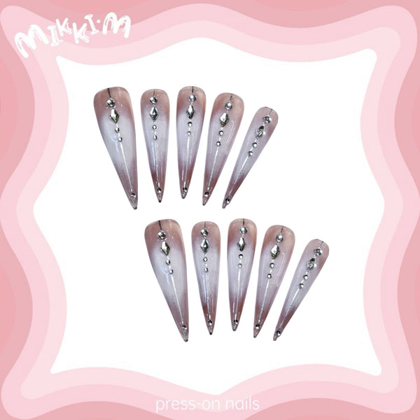 Press on nails