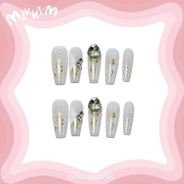 Press on nails